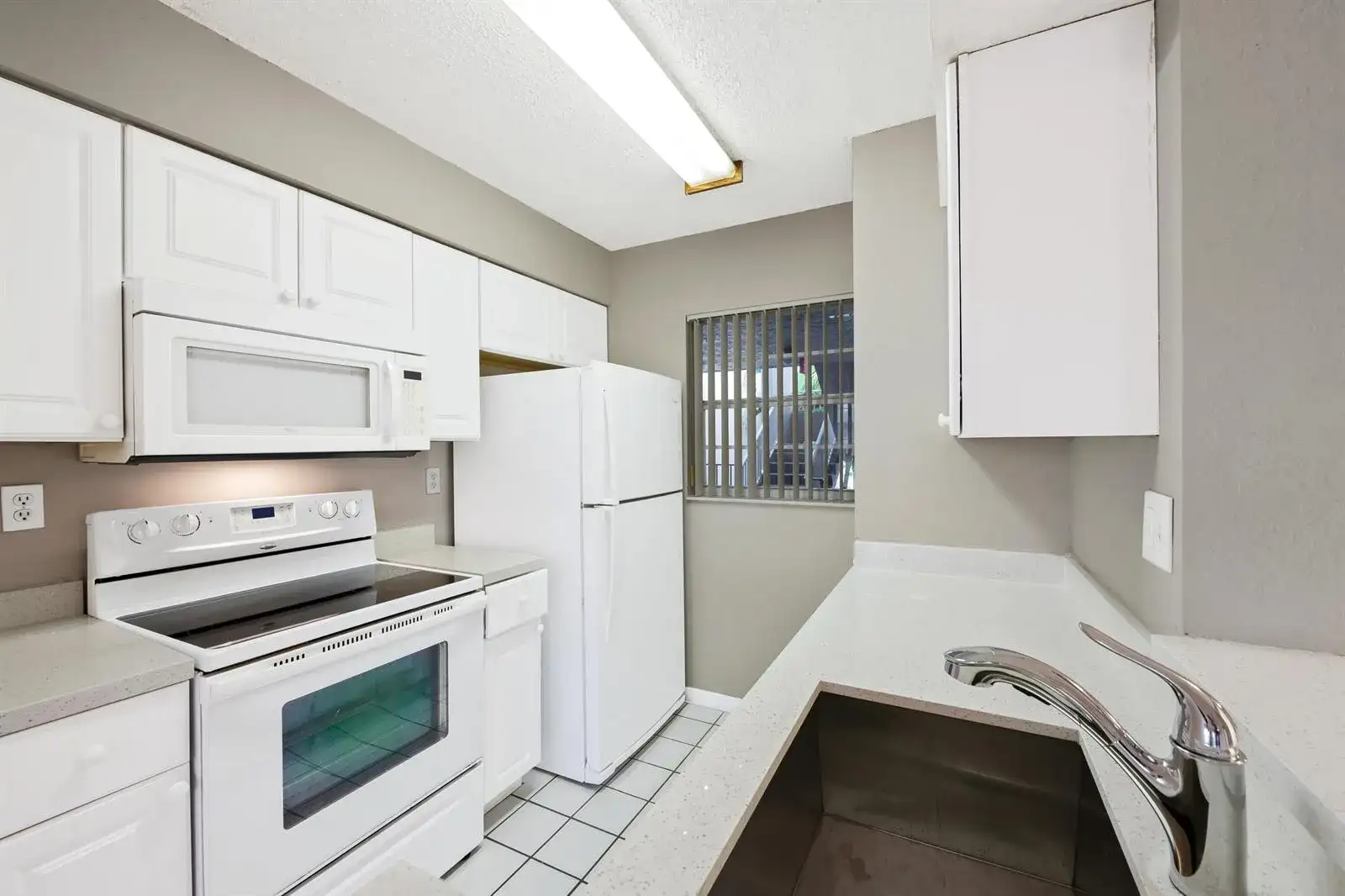 2861 N Oakland Forest Drive # 202, Oakland Park FL 33309 photo 3