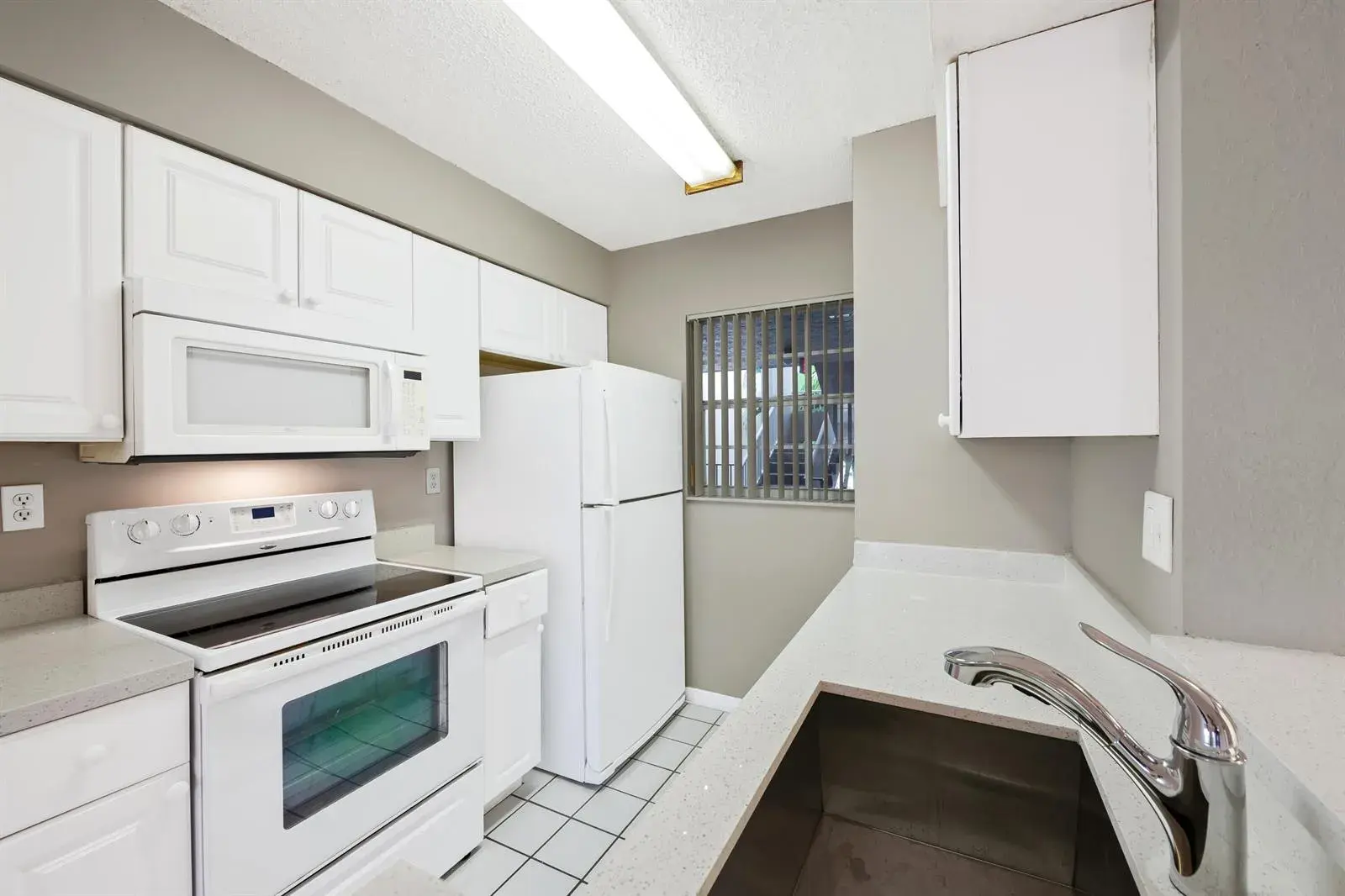 2861 N Oakland Forest Drive # 202, Oakland Park FL 33309