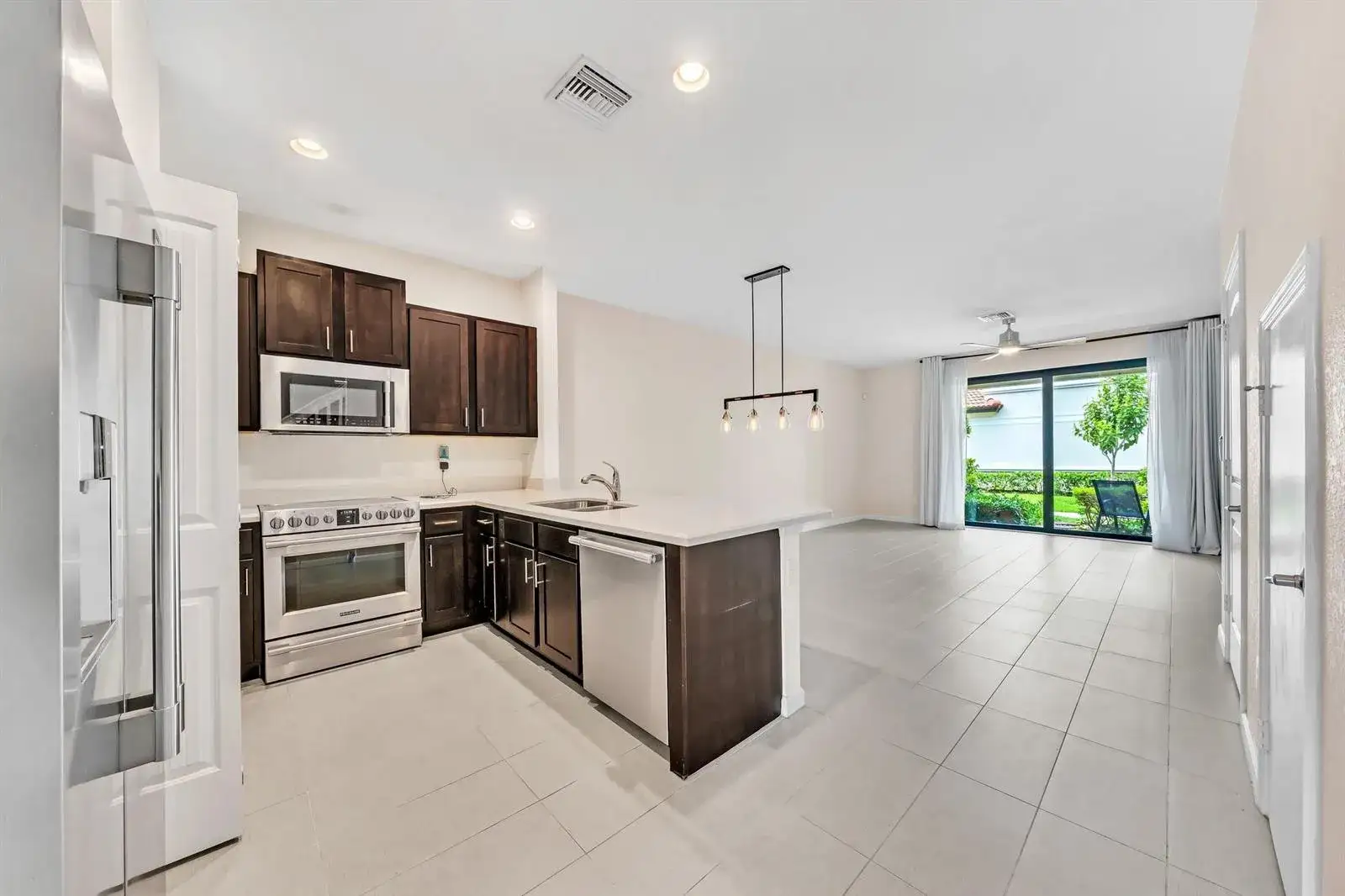 4208 N Dixie Highway # 25, Oakland Park FL 33334
