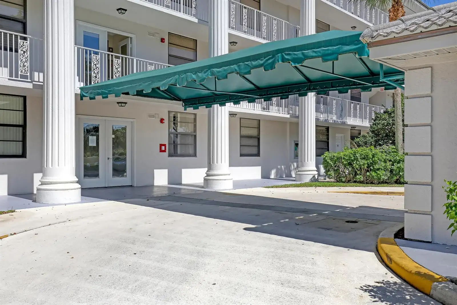 3650 Whitehall Drive # 201, West Palm Beach FL 33401 photo 4
