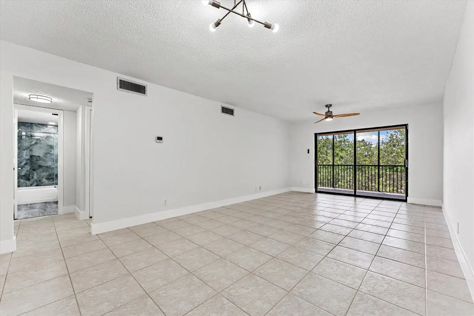 200 Jacaranda Country Club Drive # 3c, Plantation FL 33324 photo 3