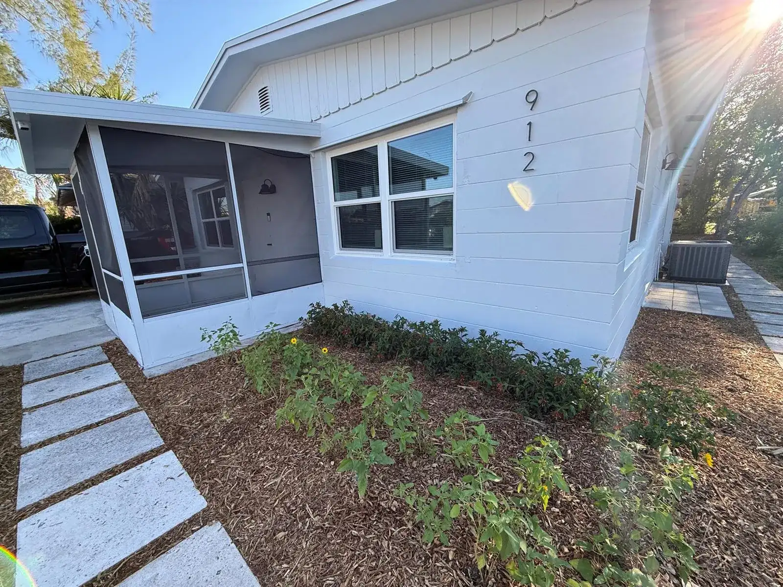 912 SE Tarpon Avenue, Stuart FL 34994 photo 2
