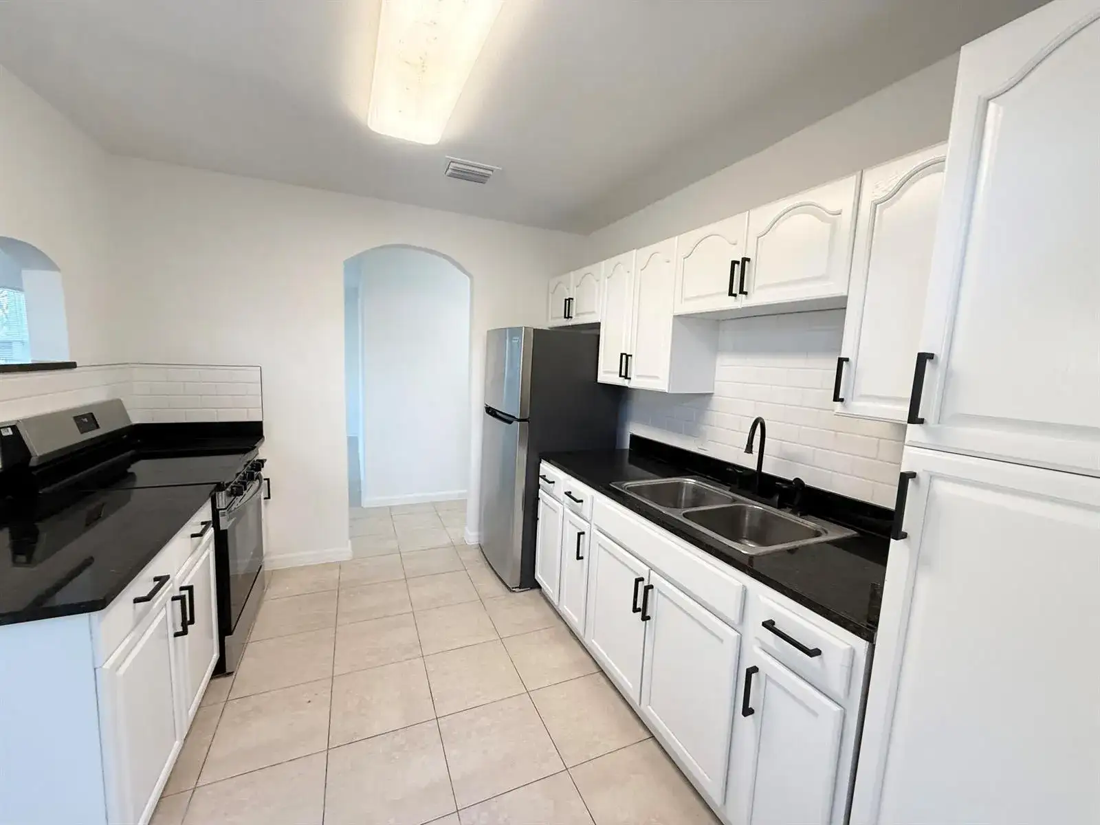912 SE Tarpon Avenue, Stuart FL 34994 photo 4