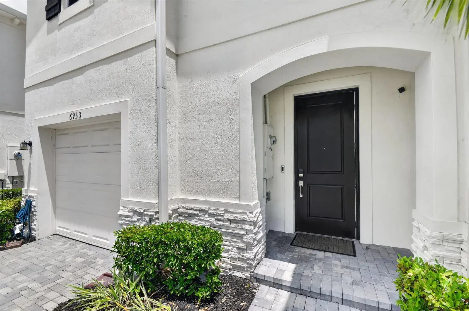 6933 N Harbours Edge Avenue, Lake Worth FL 33467
