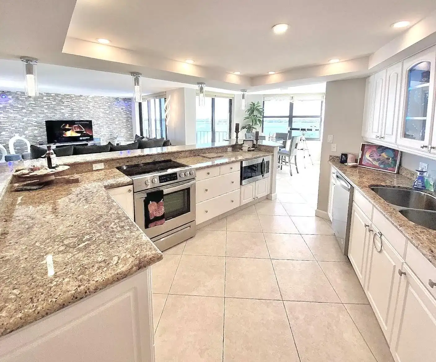 5420 N Ocean Drive # 906, Singer Island FL 33404