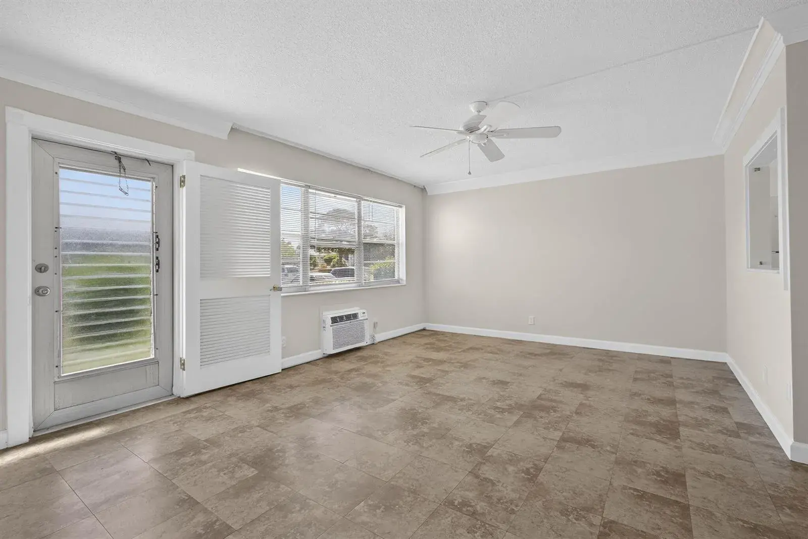 19 Hastings B, West Palm Beach FL 33417