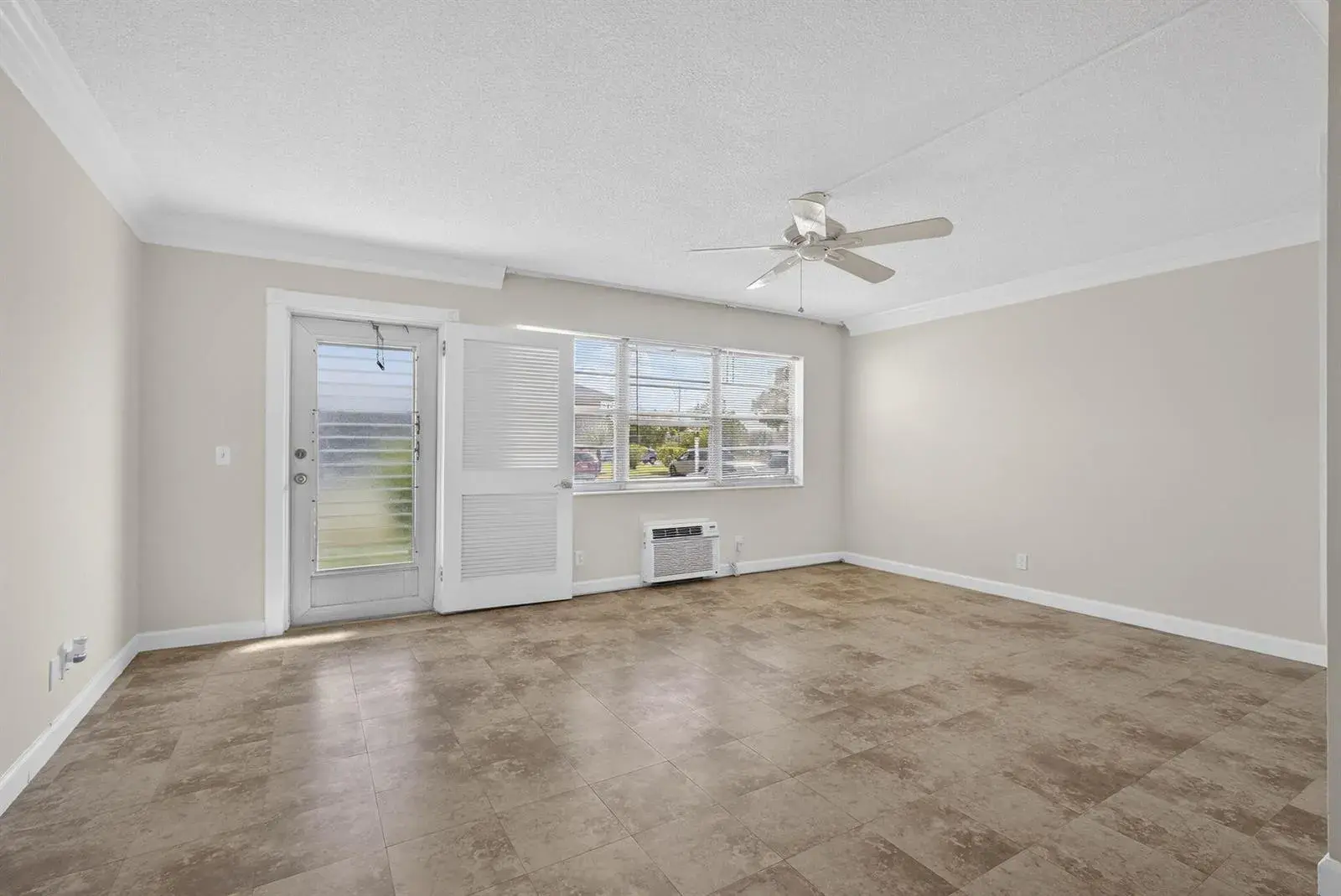 19 Hastings B, West Palm Beach FL 33417