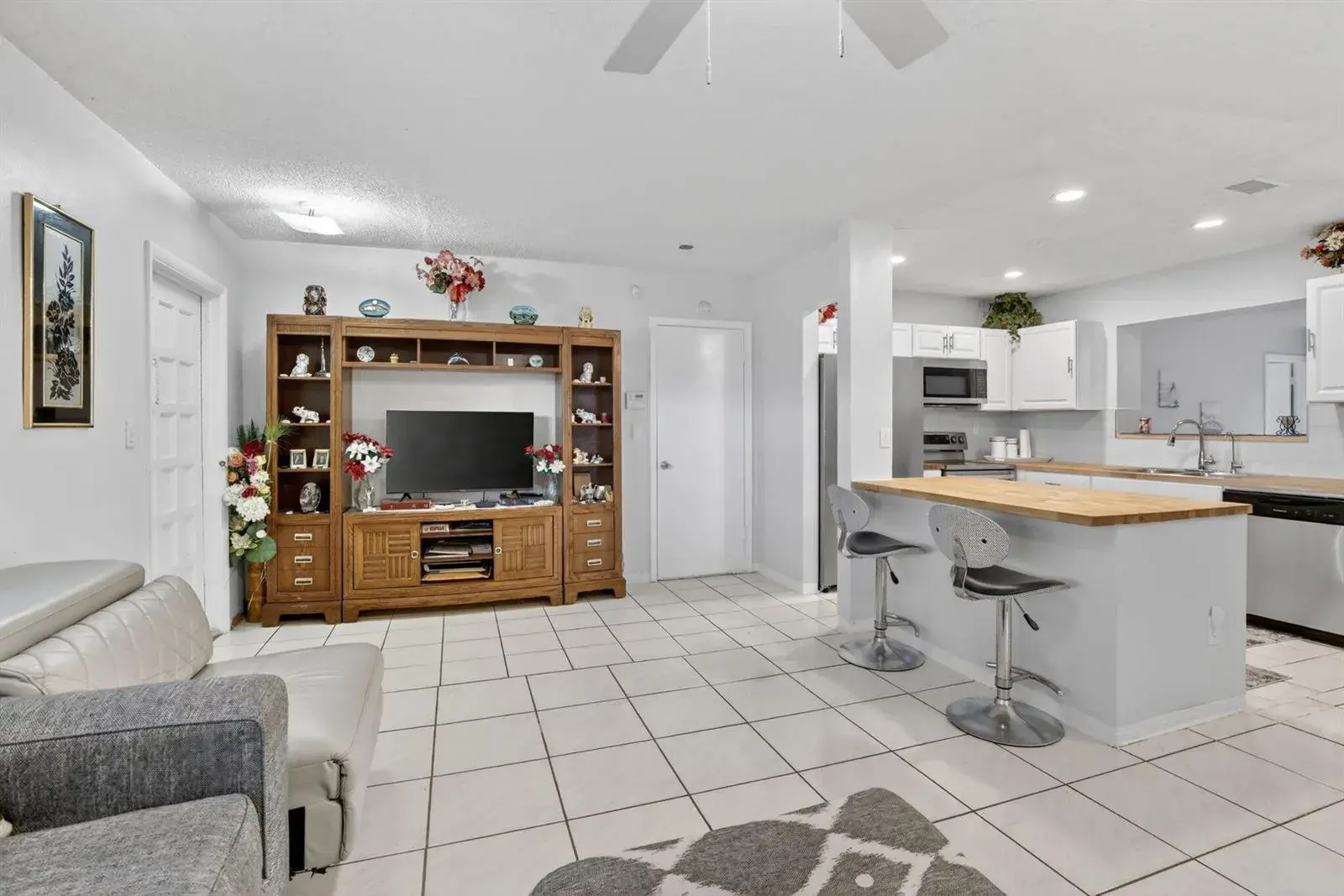 1411 NW 89th Avenue, Pembroke Pines FL 33024