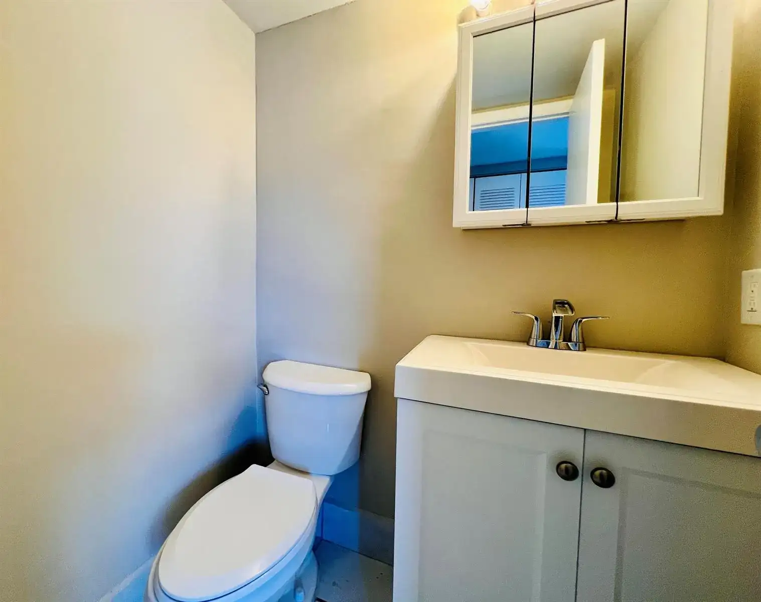 165 Coventry G, West Palm Beach FL 33417 photo 4