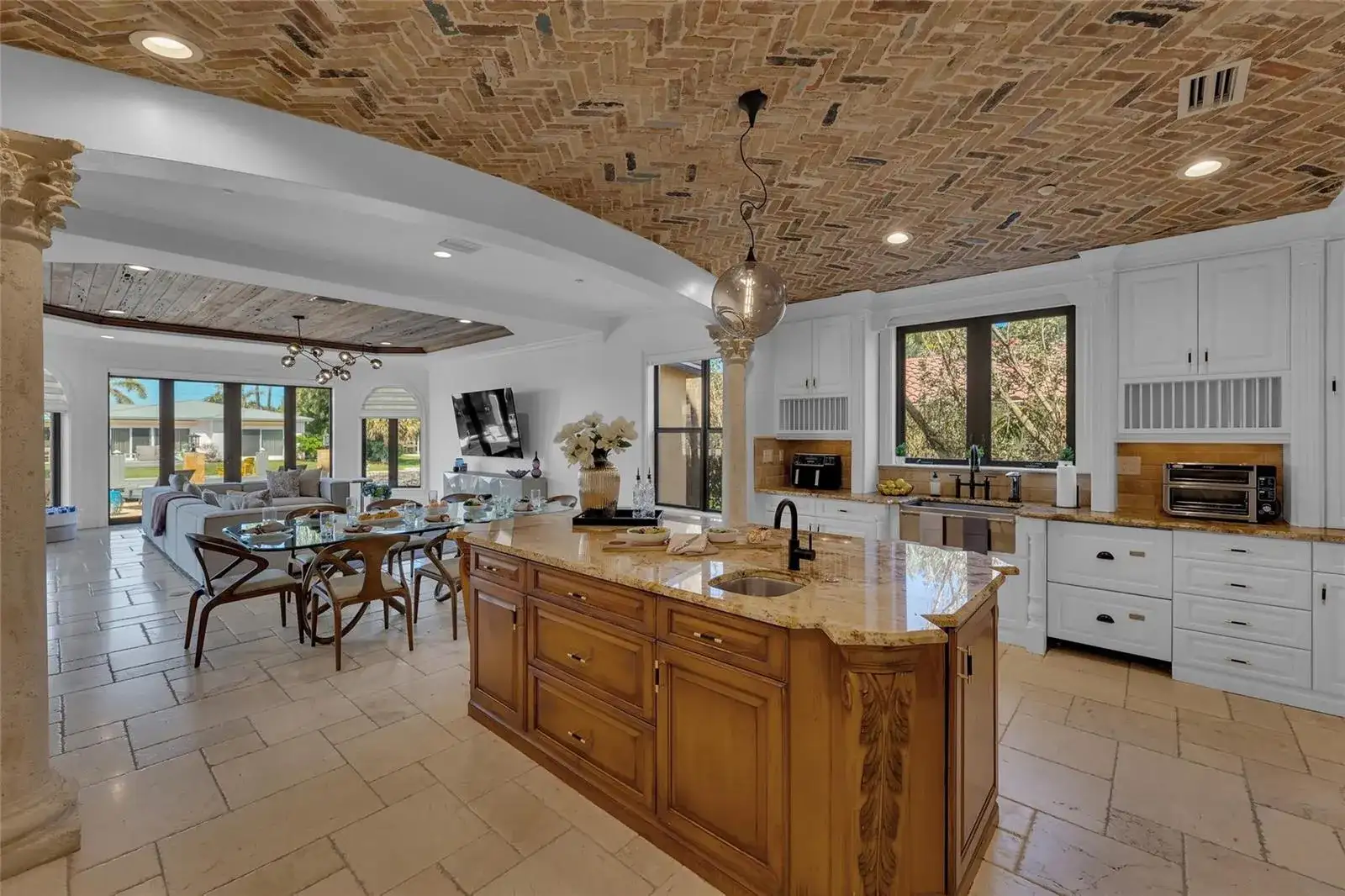 1011 Rhodes Villa Avenue, Delray Beach FL 33483 photo 5
