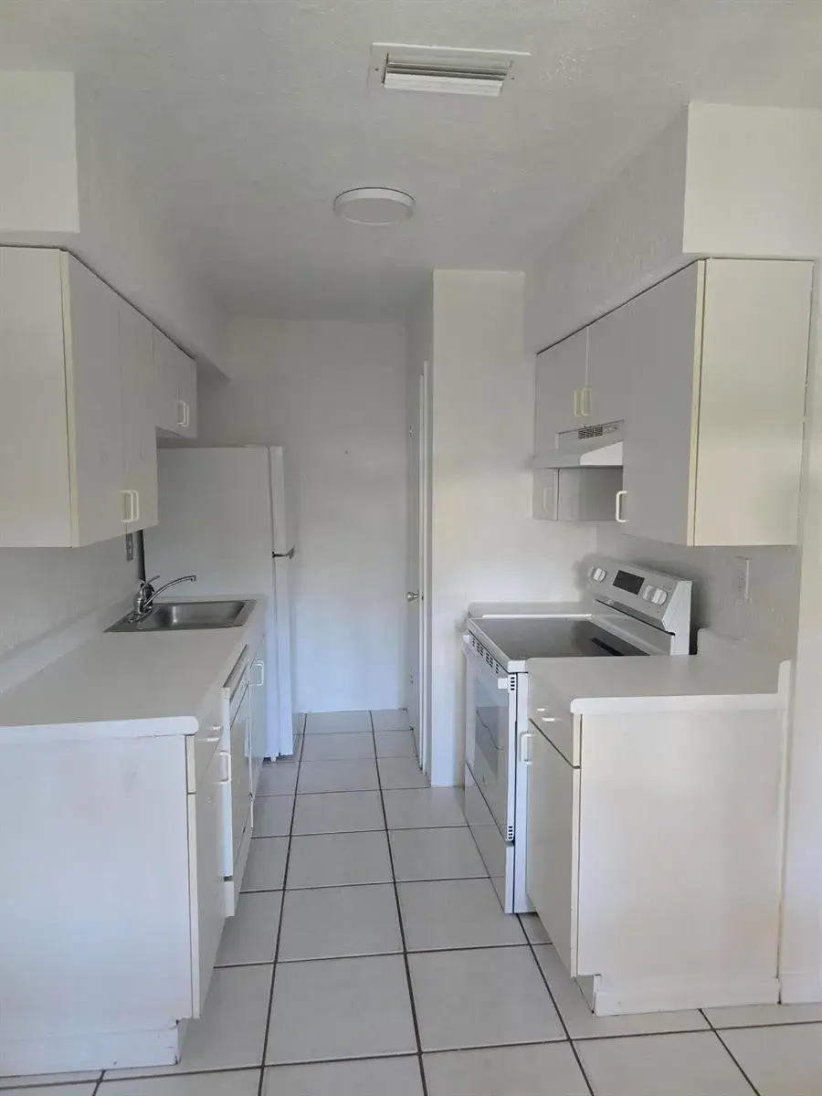 1448 Holly Heights Drive # 3, Fort Lauderdale FL 33304