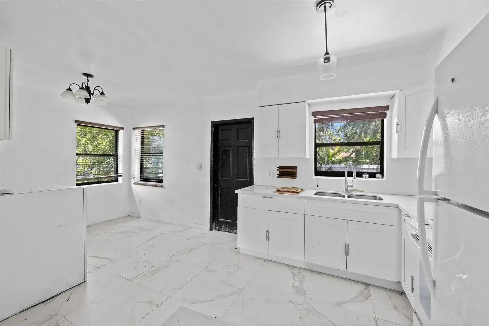515 NW 88th Street, El Portal FL 33150 photo 4