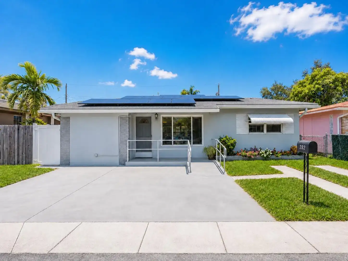 262 SW 8th Street, Dania Beach FL 33004