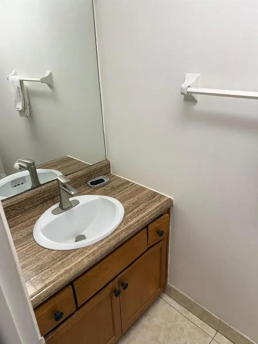 3720 Inverrary Drive # 1f, Lauderhill FL 33319 photo 4