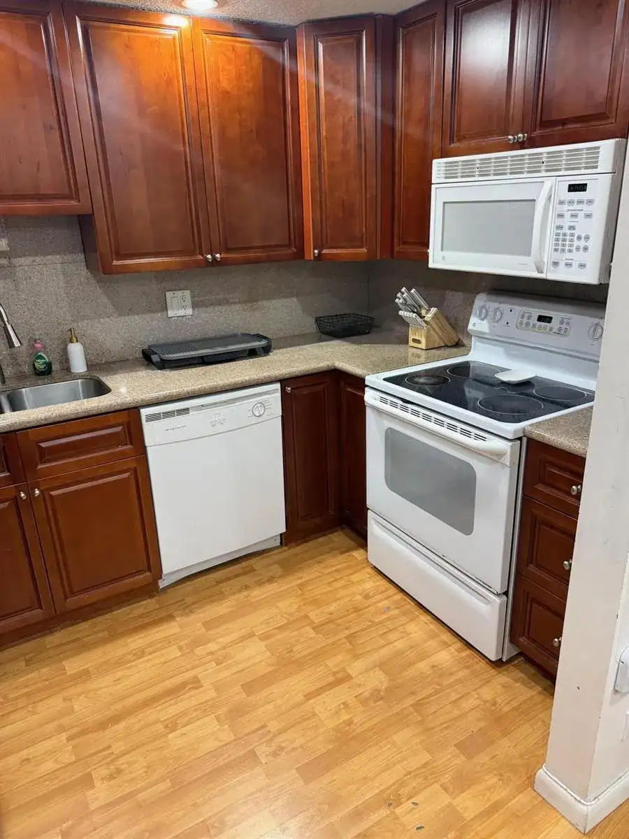 3720 Inverrary Drive # 1f, Lauderhill FL 33319 photo 5