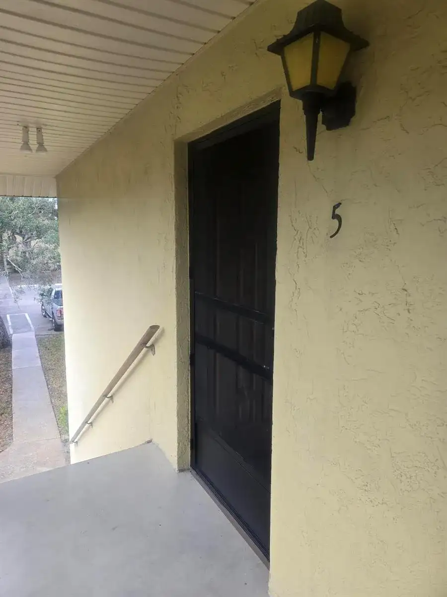 400 18th Street # 5, Vero Beach FL 32960 photo 2
