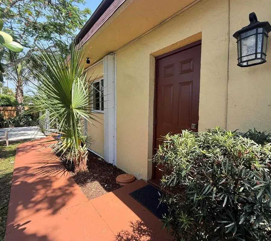 803 NE 2nd Avenue, Delray Beach FL 33444