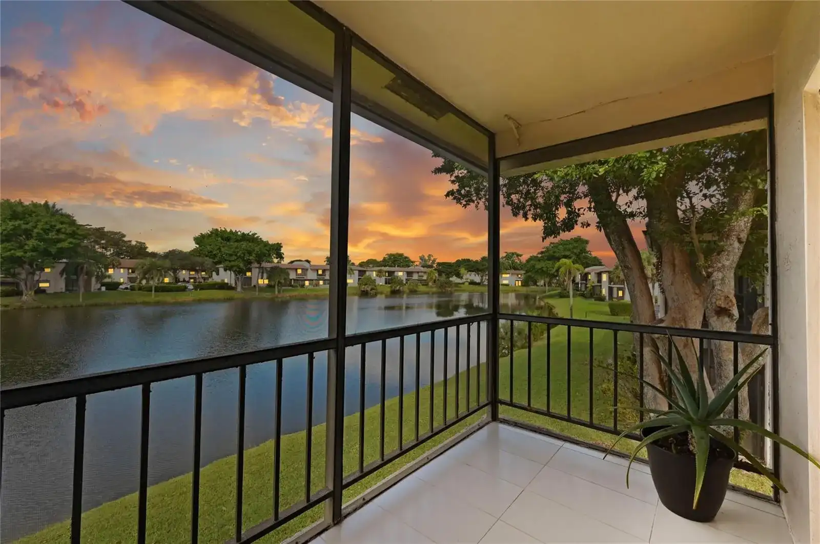 21649 Juego Circle, Boca Raton FL 33433