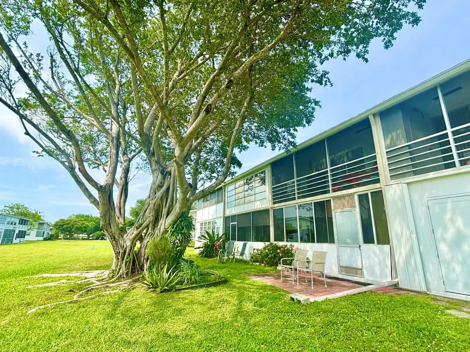 203 Farnham I, Deerfield Beach FL 33442 photo 3