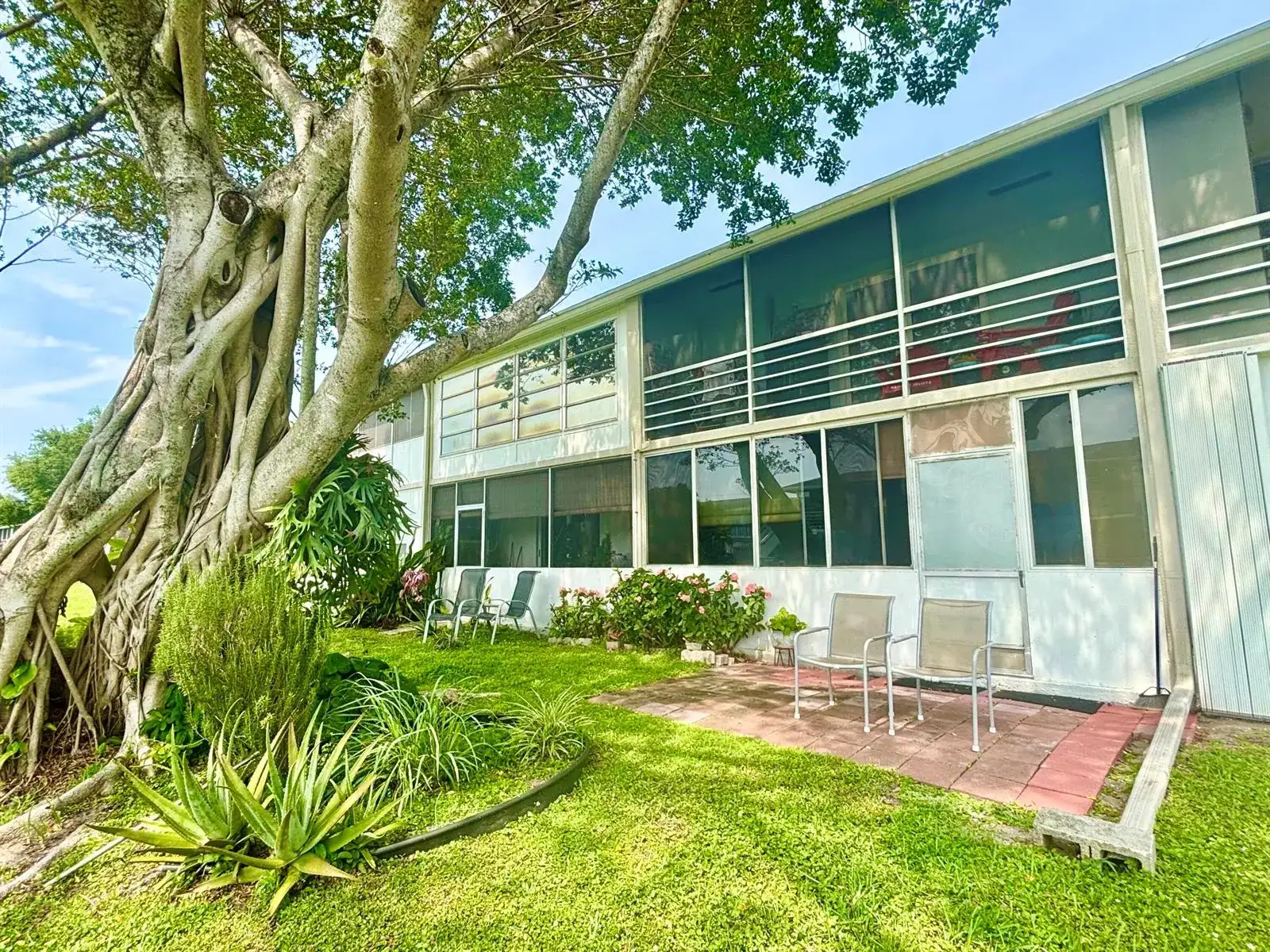 203 Farnham I, Deerfield Beach FL 33442 photo 4