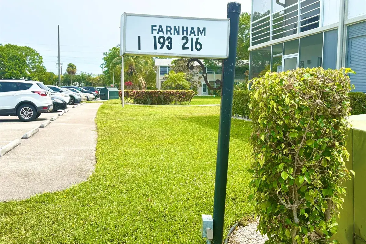 203 Farnham I, Deerfield Beach FL 33442