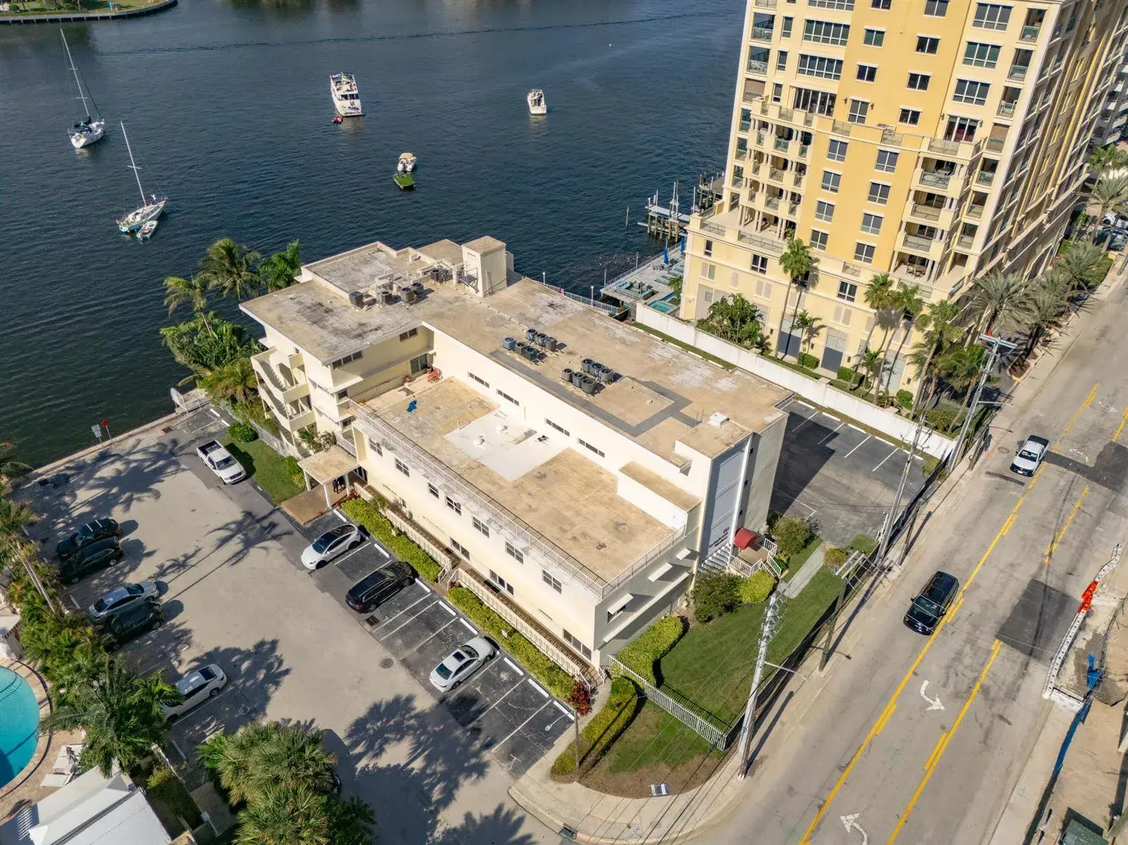 125 N Birch Road, Fort Lauderdale FL 33304