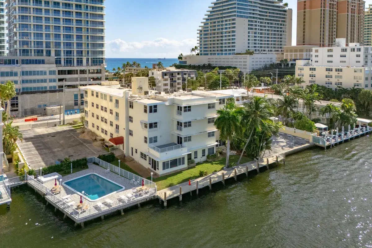 125 N Birch Road, Fort Lauderdale FL 33304
