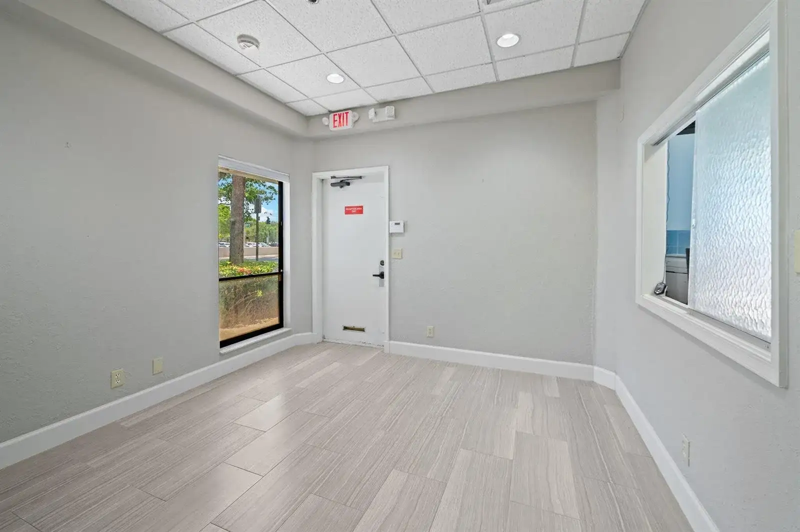 1501 Presidential Way # 9, West Palm Beach FL 33401 photo 2