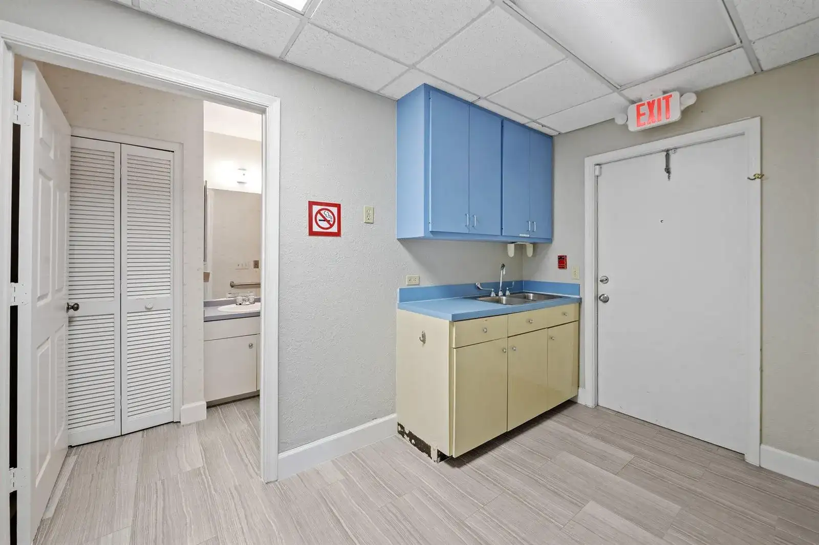 1501 Presidential Way # 9, West Palm Beach FL 33401 photo 4