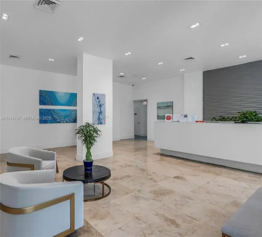 2201 S Ocean Drive # 1705, Hollywood FL 33019
