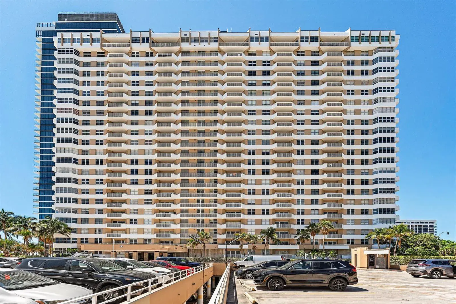 1980 S Ocean Drive # 18q, Hallandale Beach FL 33009