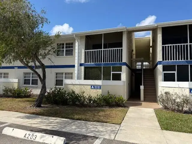 1500 SE Royal Green Circle # 203, Port St. Lucie FL 34952