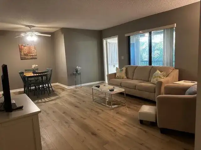441 Pine Glen Lane # 2, FL 33463 photo 3