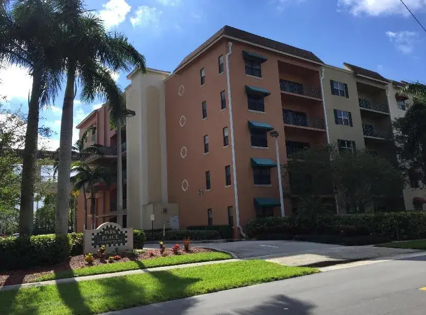 1610 Presidential Way # 305, West Palm Beach FL 33401