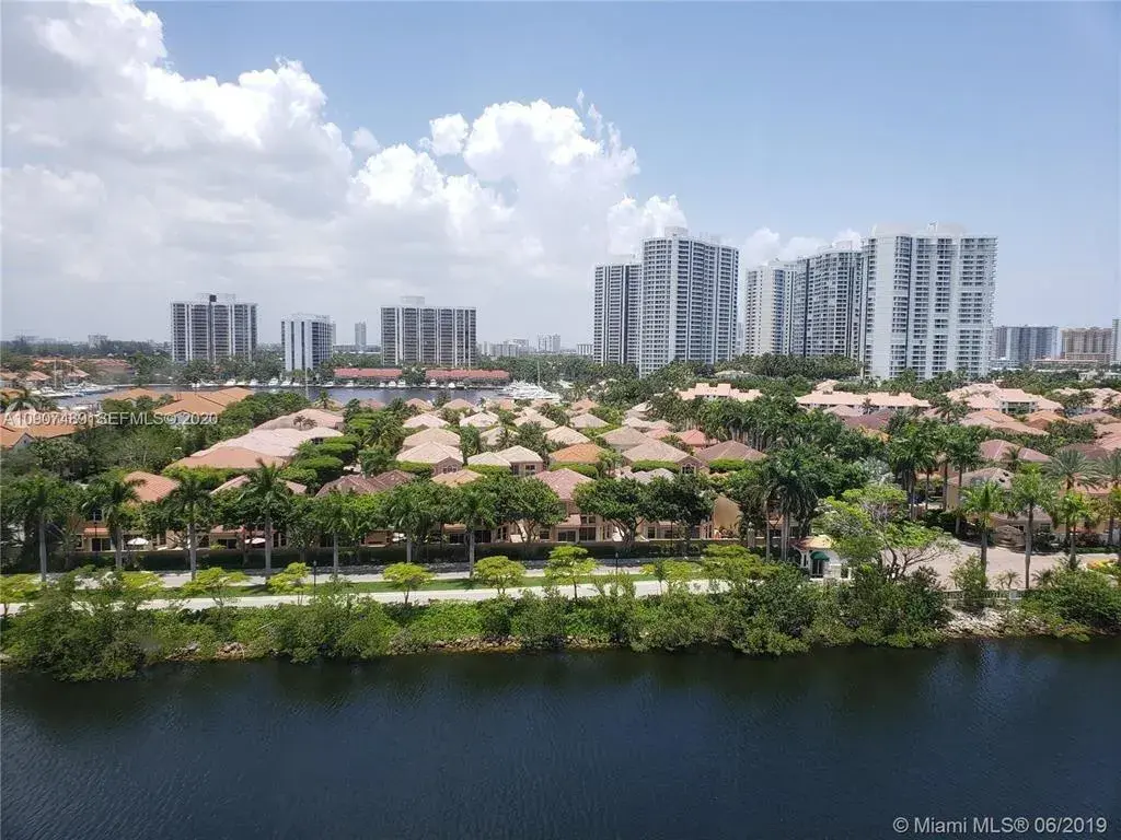 3701 N Country Club Drive # 1008, Aventura FL 33180