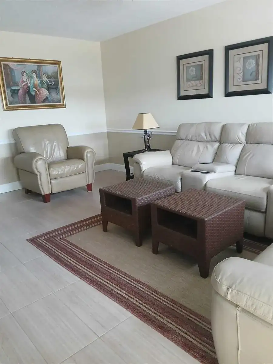 4023 Newport H, Deerfield Beach FL 33442 photo 2