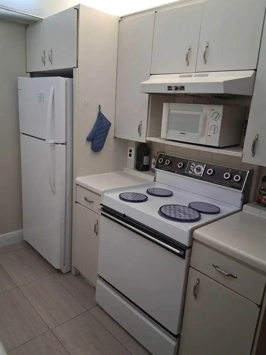 4023 Newport H, Deerfield Beach FL 33442 photo 4
