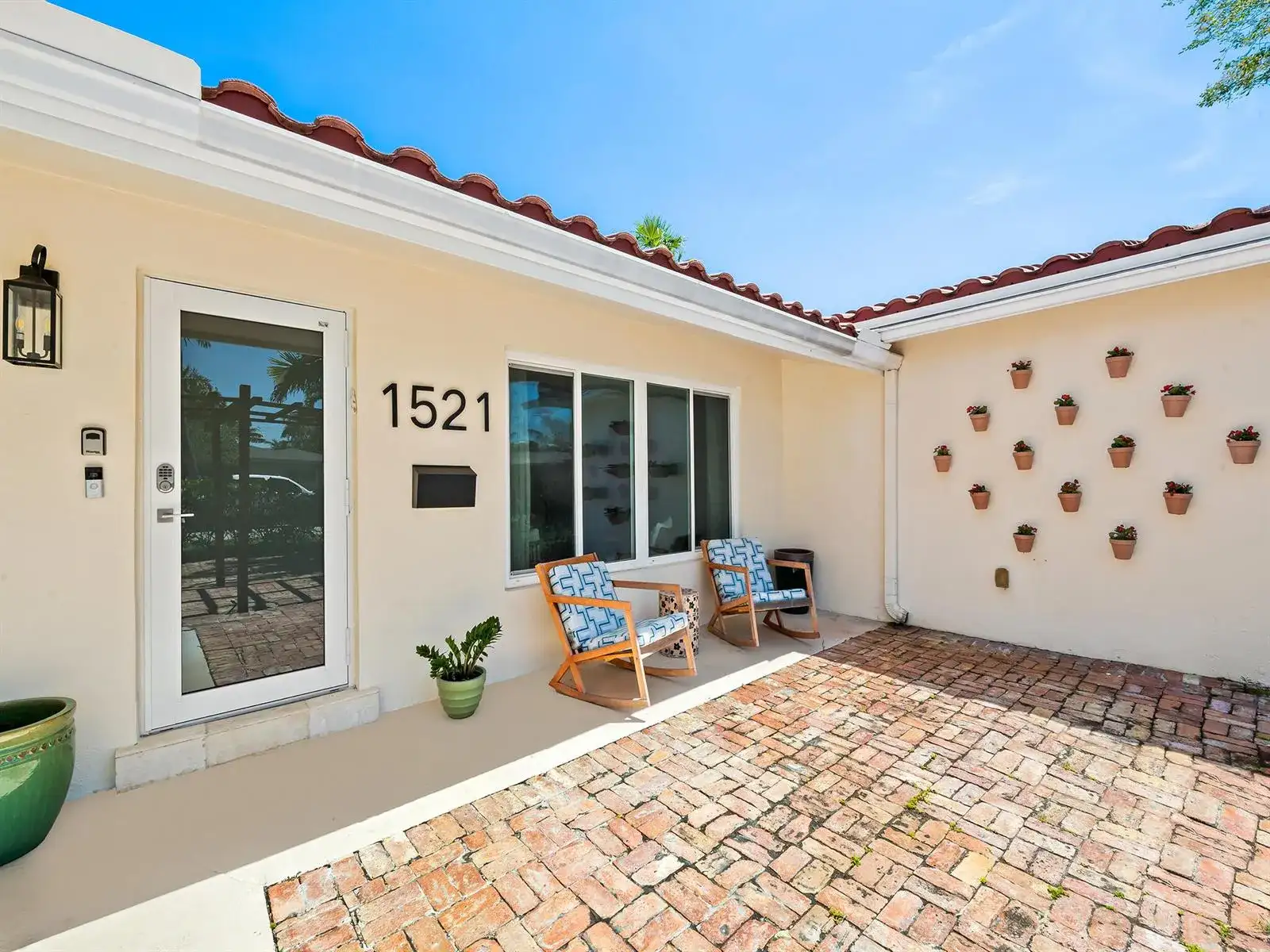1521 NE 40th Court, Oakland Park FL 33334 photo 3