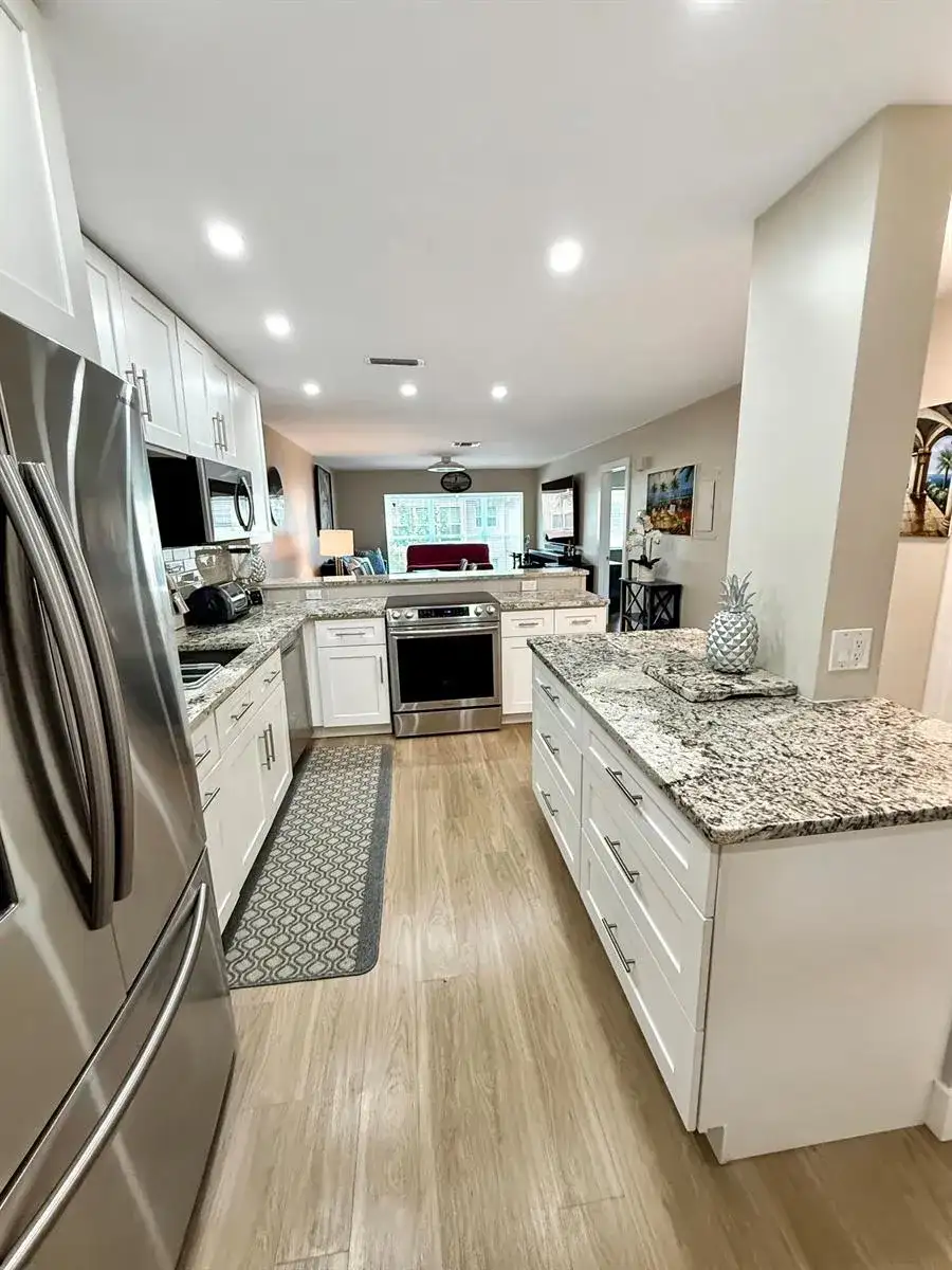 13916 Via Flora # F, Delray Beach FL 33484 photo 2