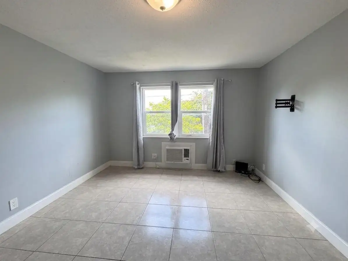 1150 E Sample Road # 204, Pompano Beach FL 33064 photo 4