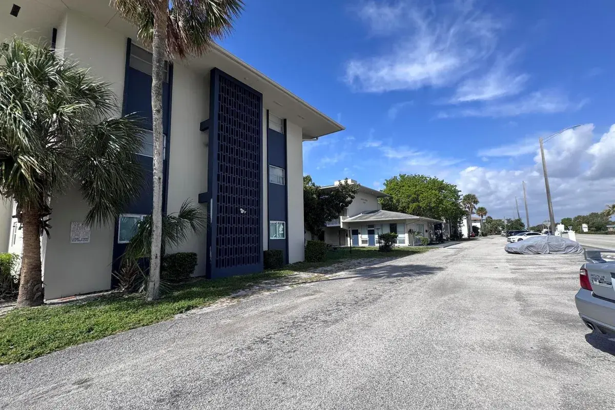 1150 E Sample Road # 204, Pompano Beach FL 33064