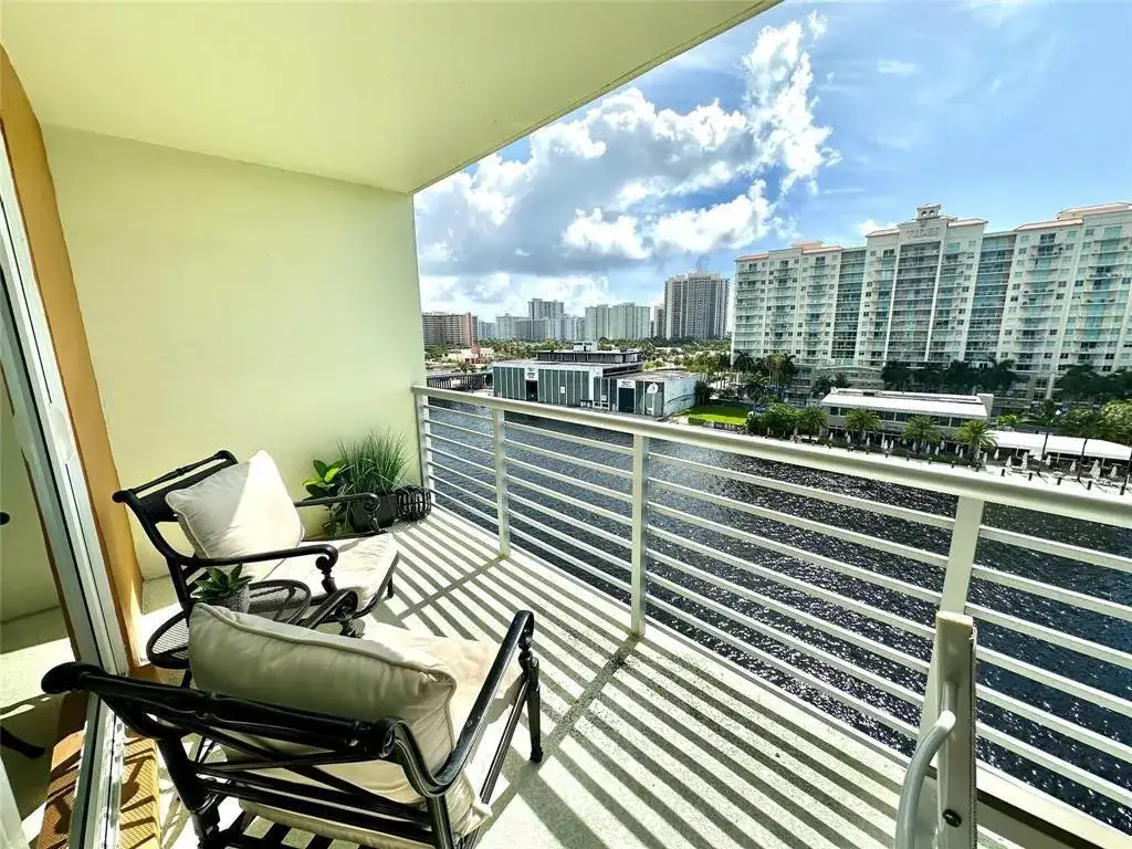 2900 NE 30th Street # K9, Fort Lauderdale FL 33306 photo 2