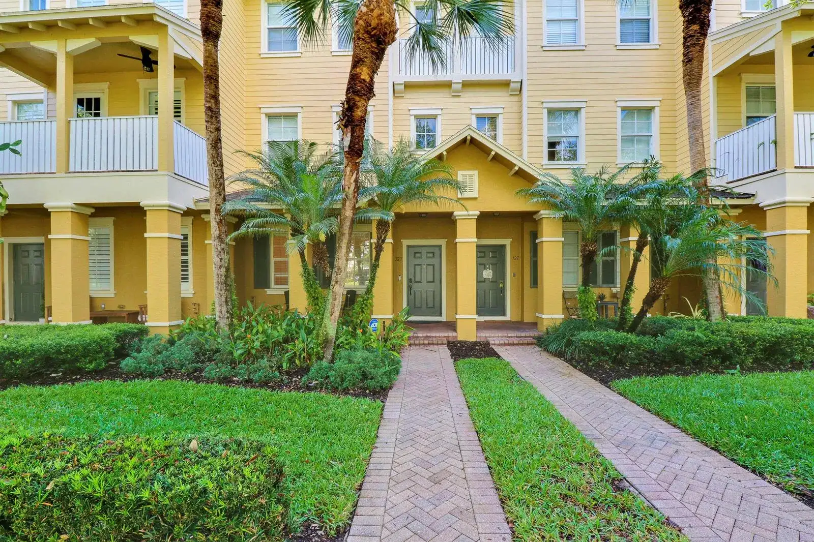 123 E Thatch Palm Circle, Jupiter FL 33458 photo 2