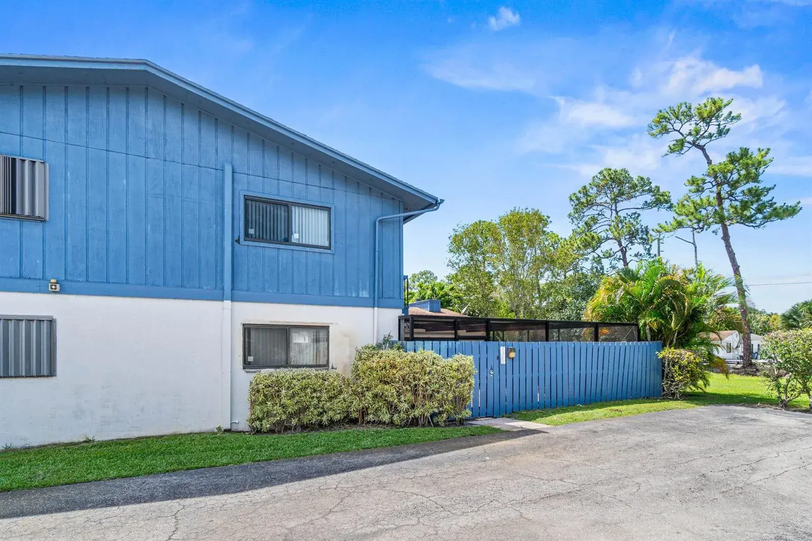 4585 Holly Lake Drive, Lake Worth FL 33463