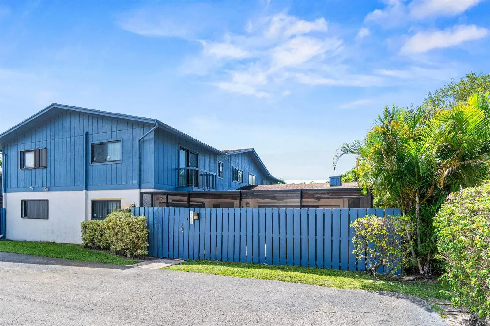 4585 Holly Lake Drive, Lake Worth FL 33463