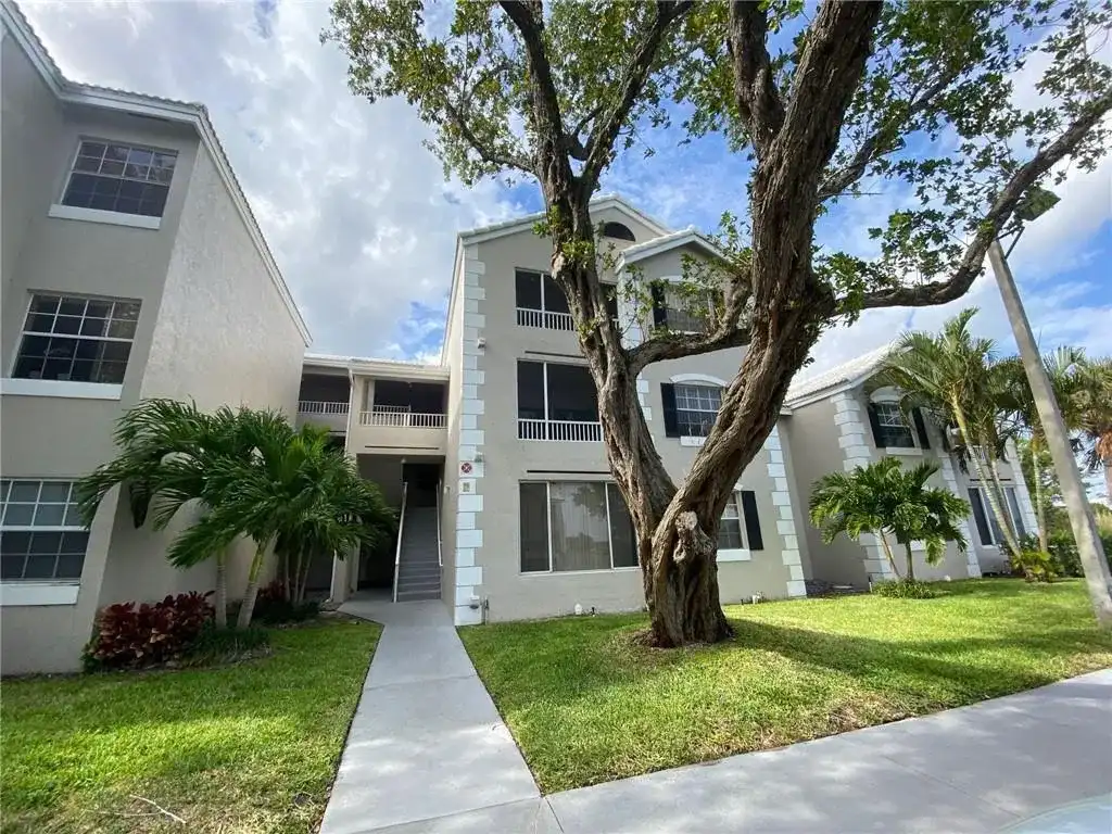 2841 N Oakland Forest Drive # 107, Oakland Park FL 33309
