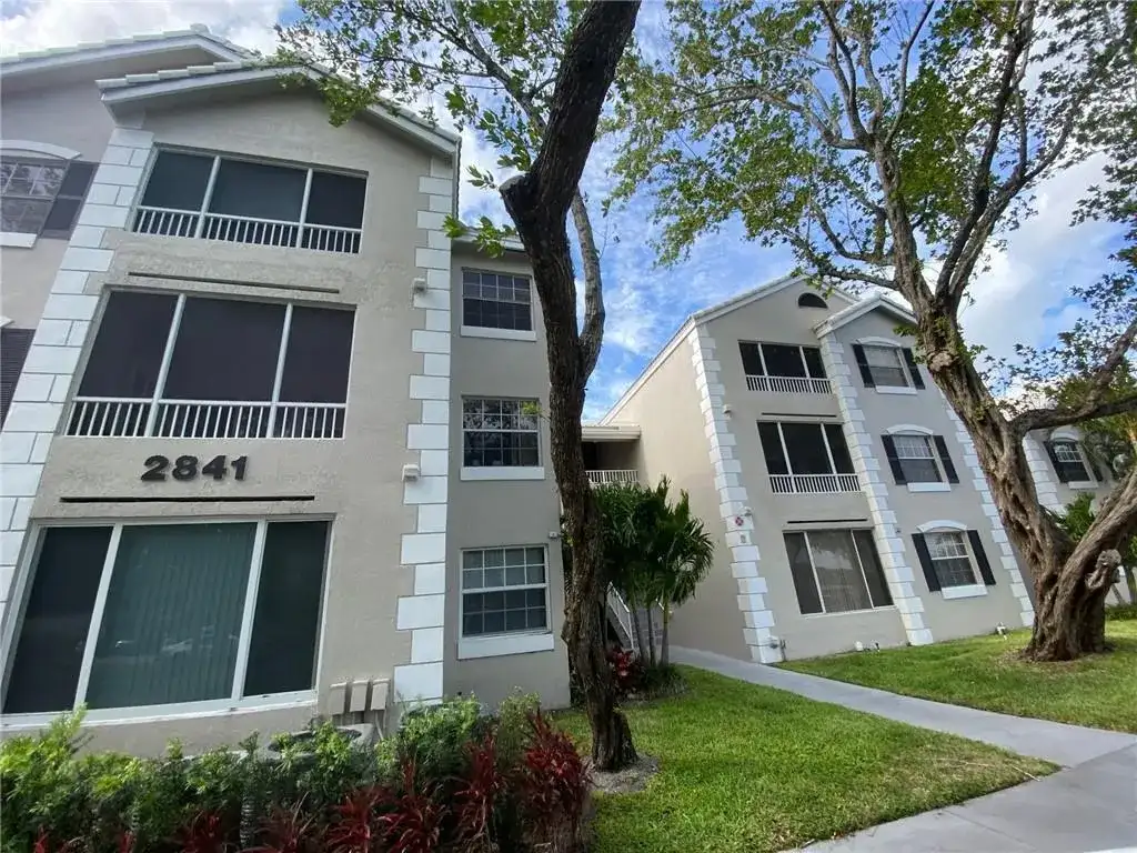 2841 N Oakland Forest Drive # 107, Oakland Park FL 33309 photo 2