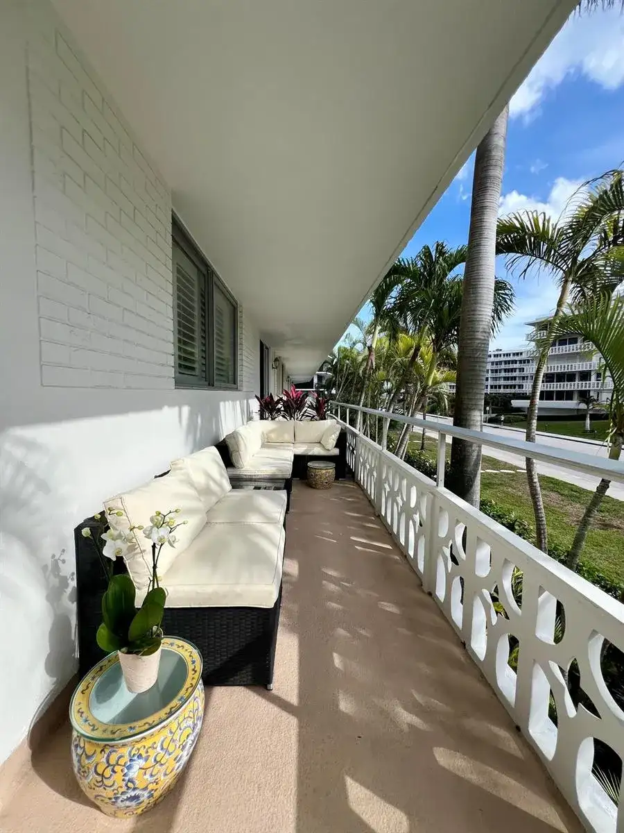 139 Sunrise Avenue # 204, Palm Beach FL 33480 photo 2