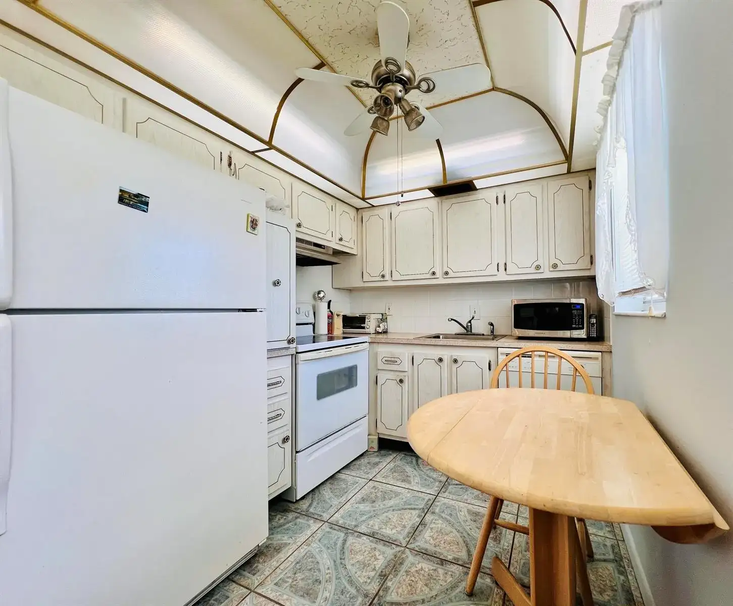 57 Chatham C, West Palm Beach FL 33417 photo 3