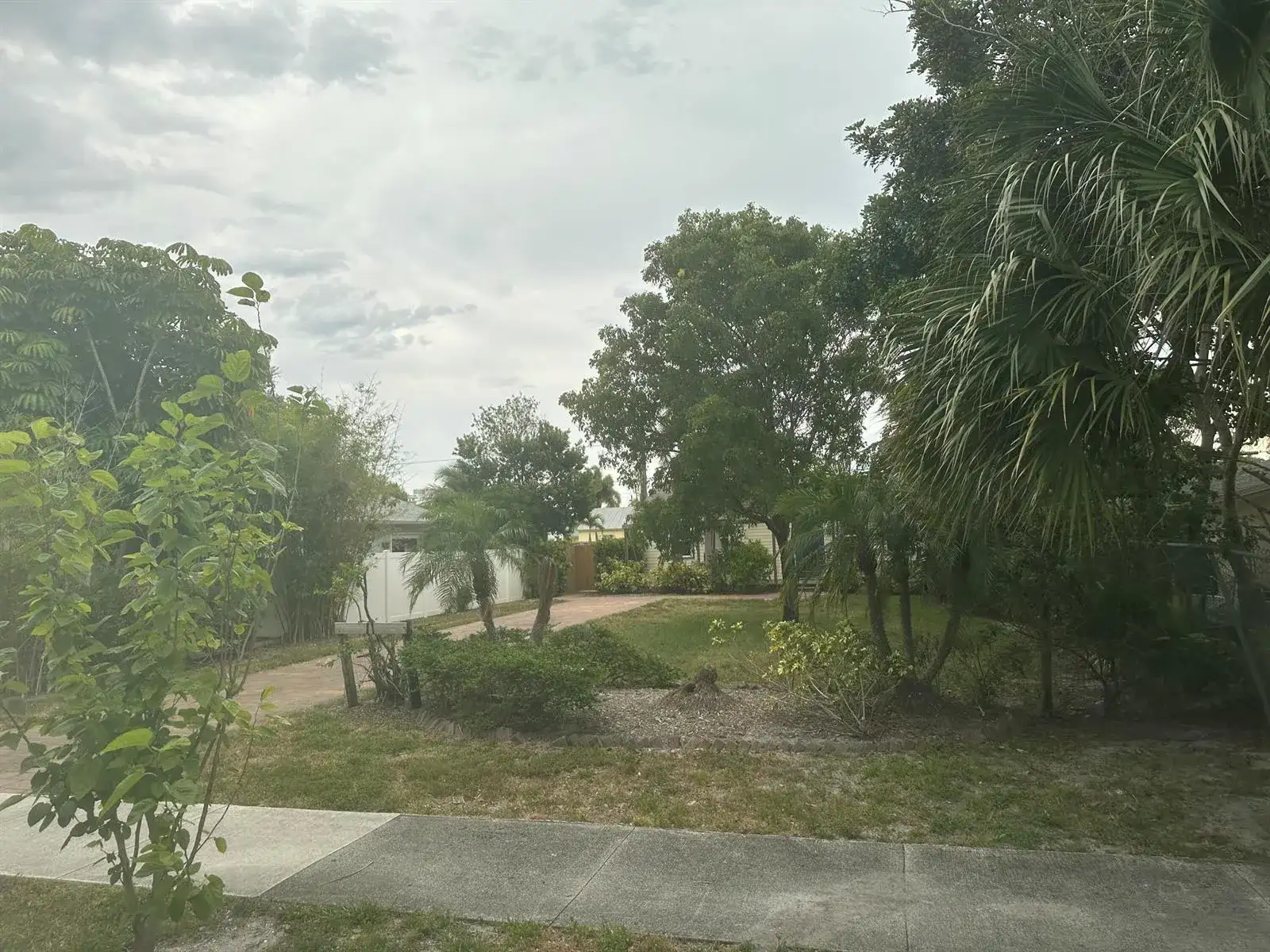 729 SE 2nd Avenue, Delray Beach FL 33483 photo 2
